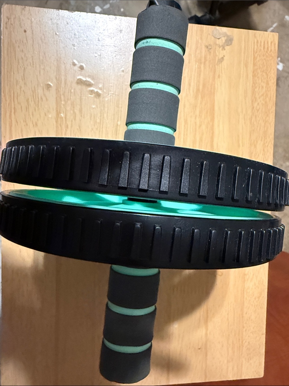 Black & Teal Dual-Wheel Ab Roller with Foam Grip
